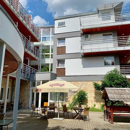 Well Hotel Harkány Exterior photo