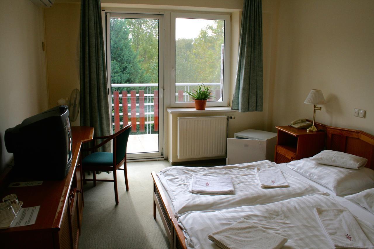 Well Hotel Harkány Exterior photo